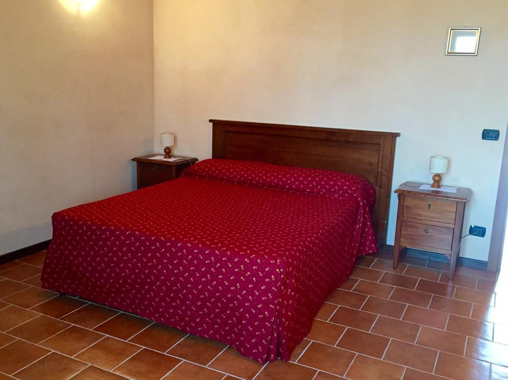 Cascina Stralla Farigliano Chambre photo