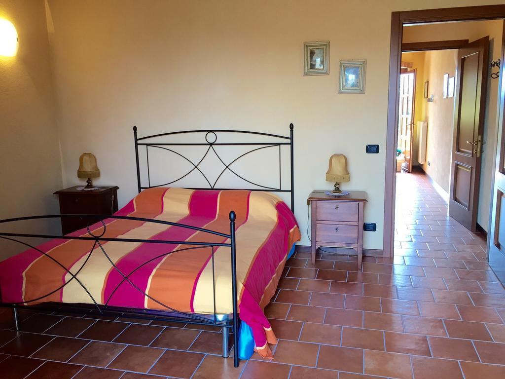 Cascina Stralla Farigliano Chambre photo